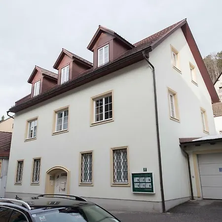 - Hulatsch